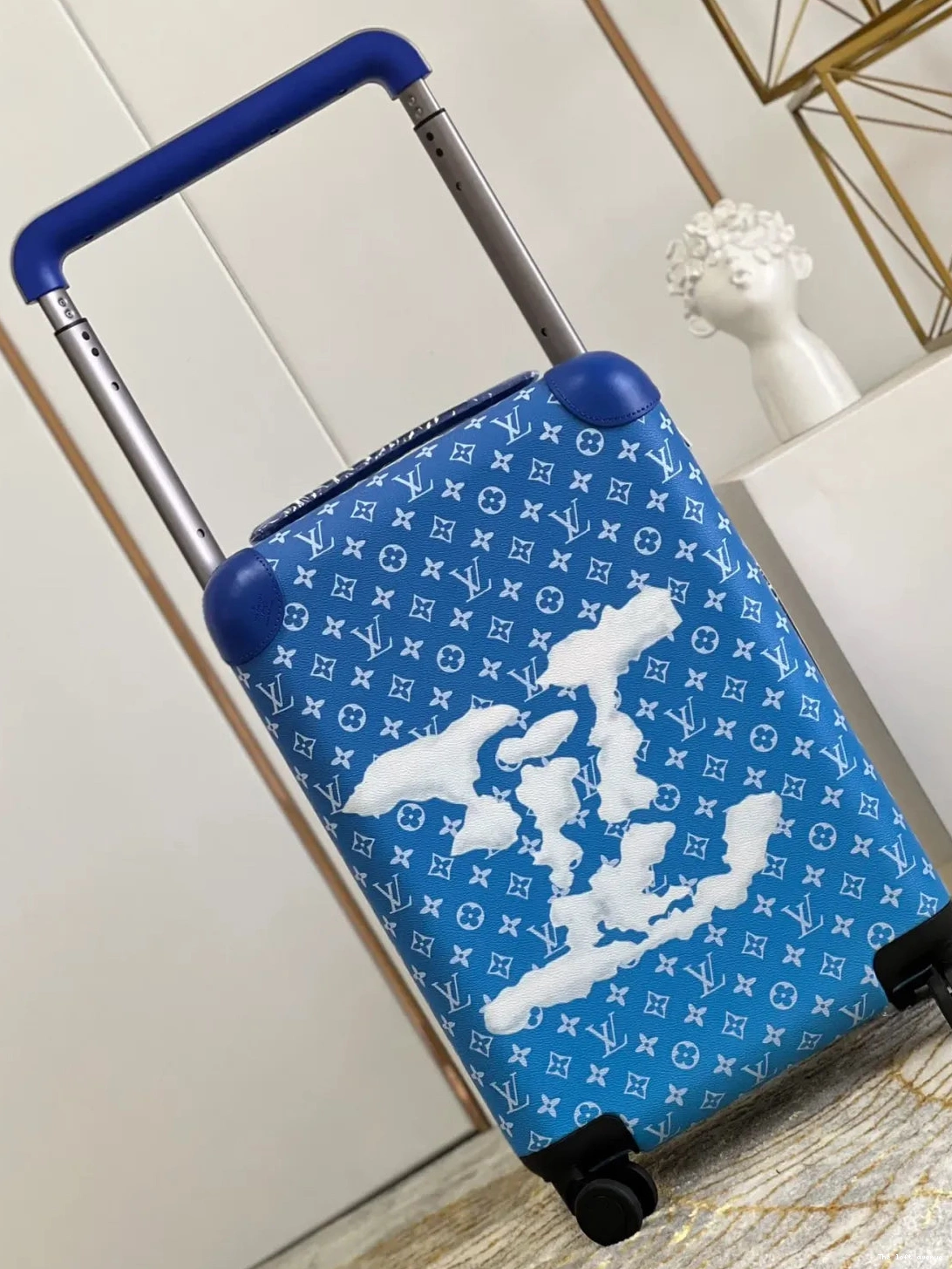 HORIZON CABIN 37L CUSTOM CLOUDS SUITCASE 55 0727